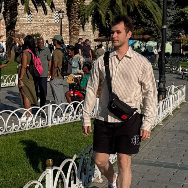 Имя Фамилия